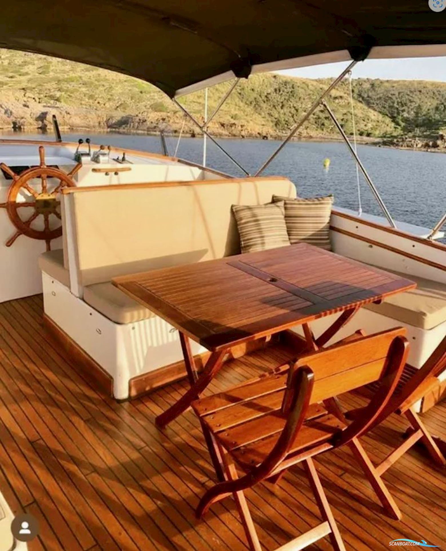 KONG AND HALVERSEN HK ISLAND GYPSY 44