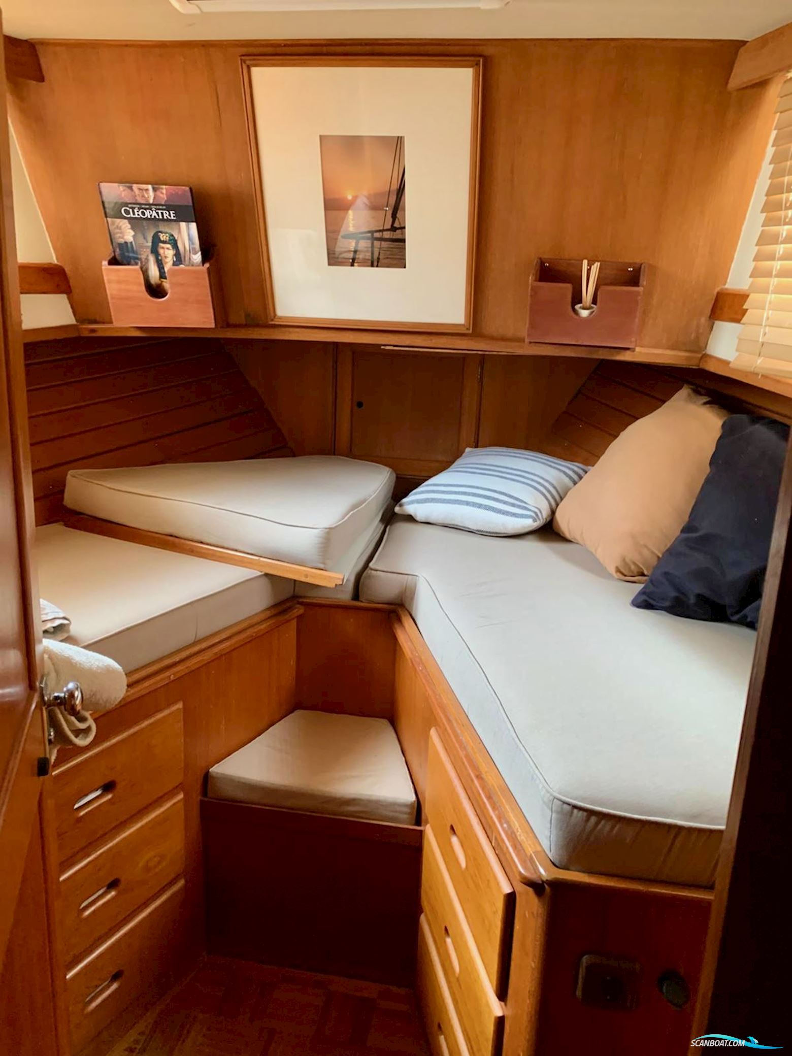 KONG AND HALVERSEN HK ISLAND GYPSY 44