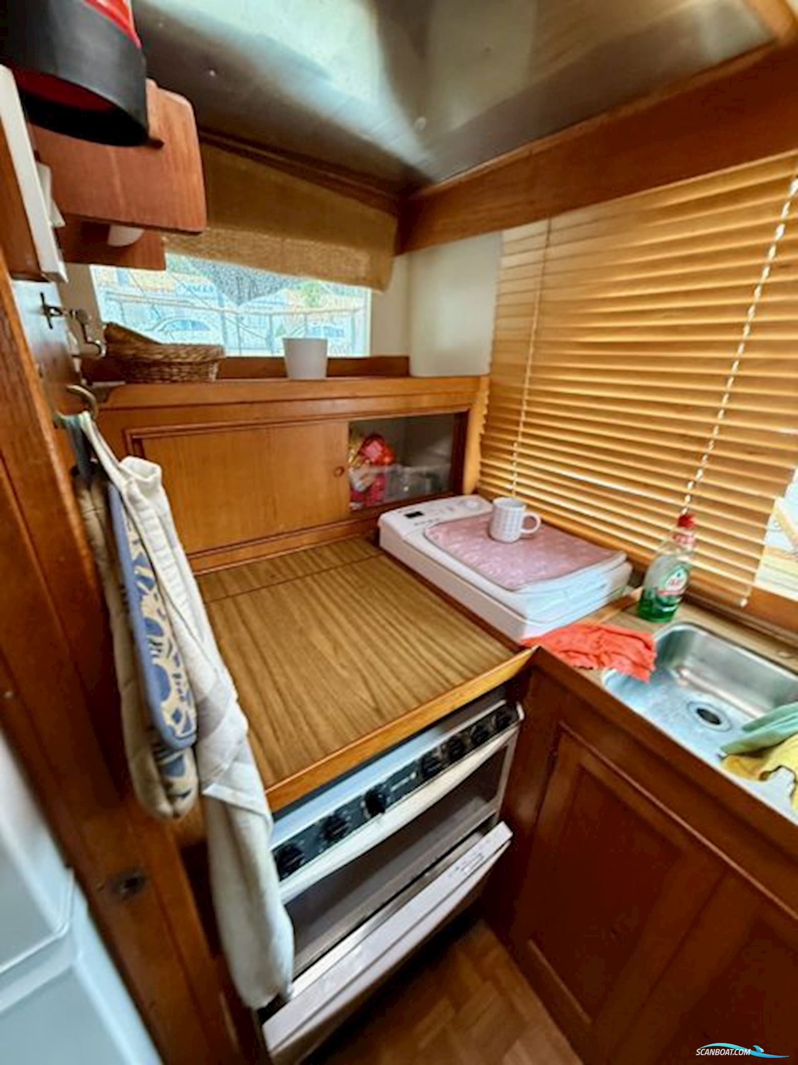 Kong And Halversen HK Island Gypsy 44