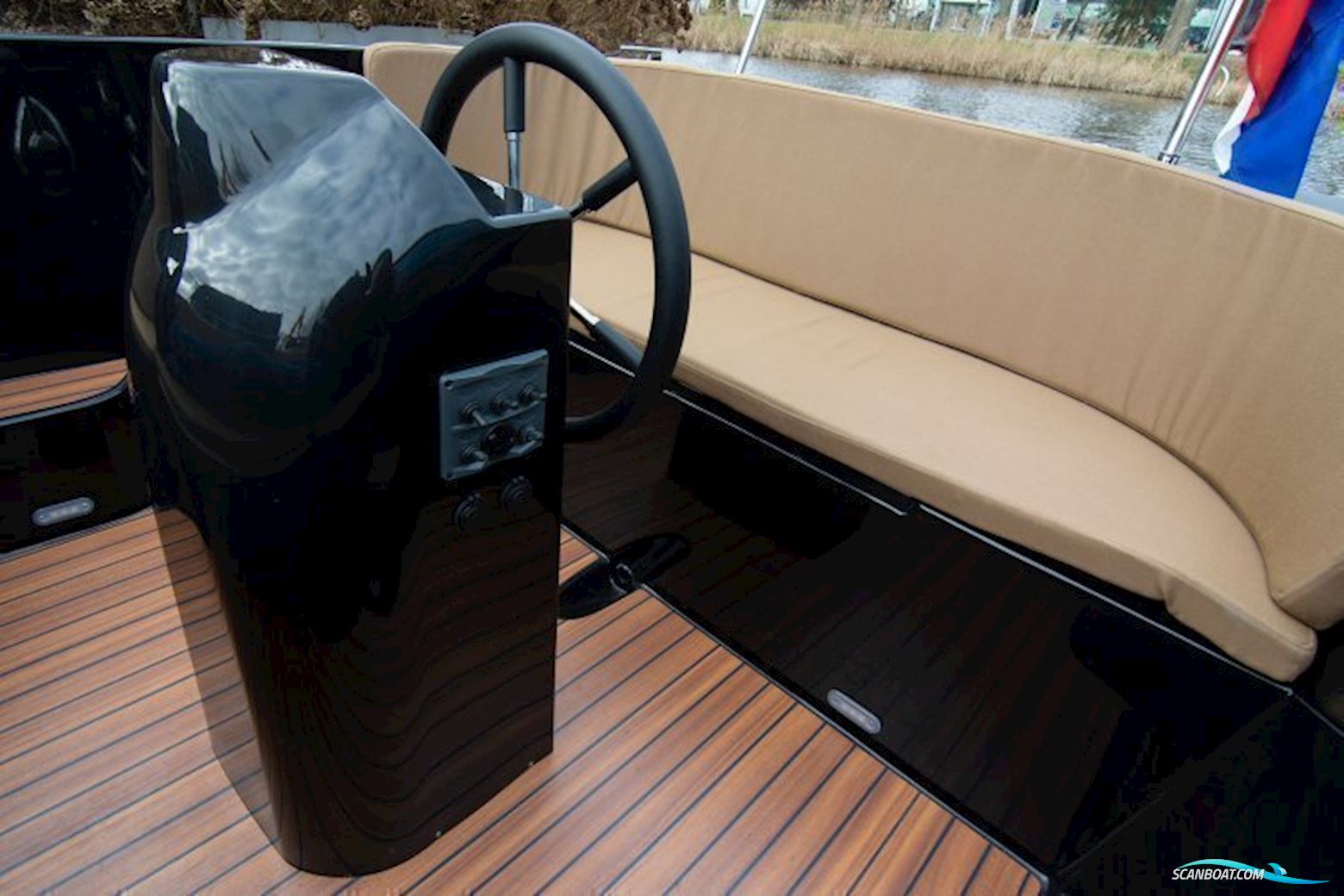 Lago Amore 570 Tender Anniversary Limited Edition