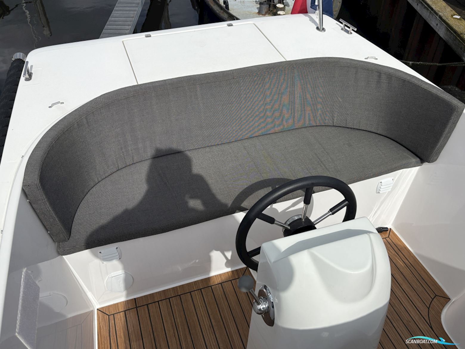 Lago Amore 570 Tender