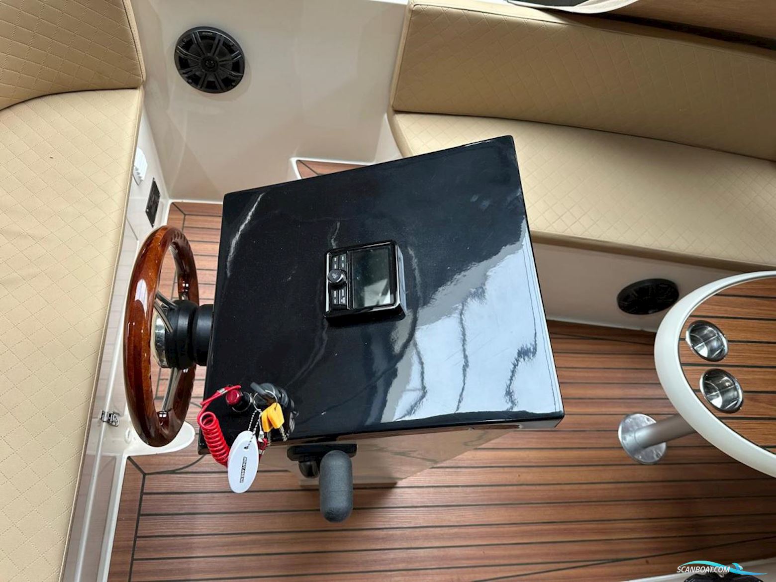 Lago Amore 595 Tender