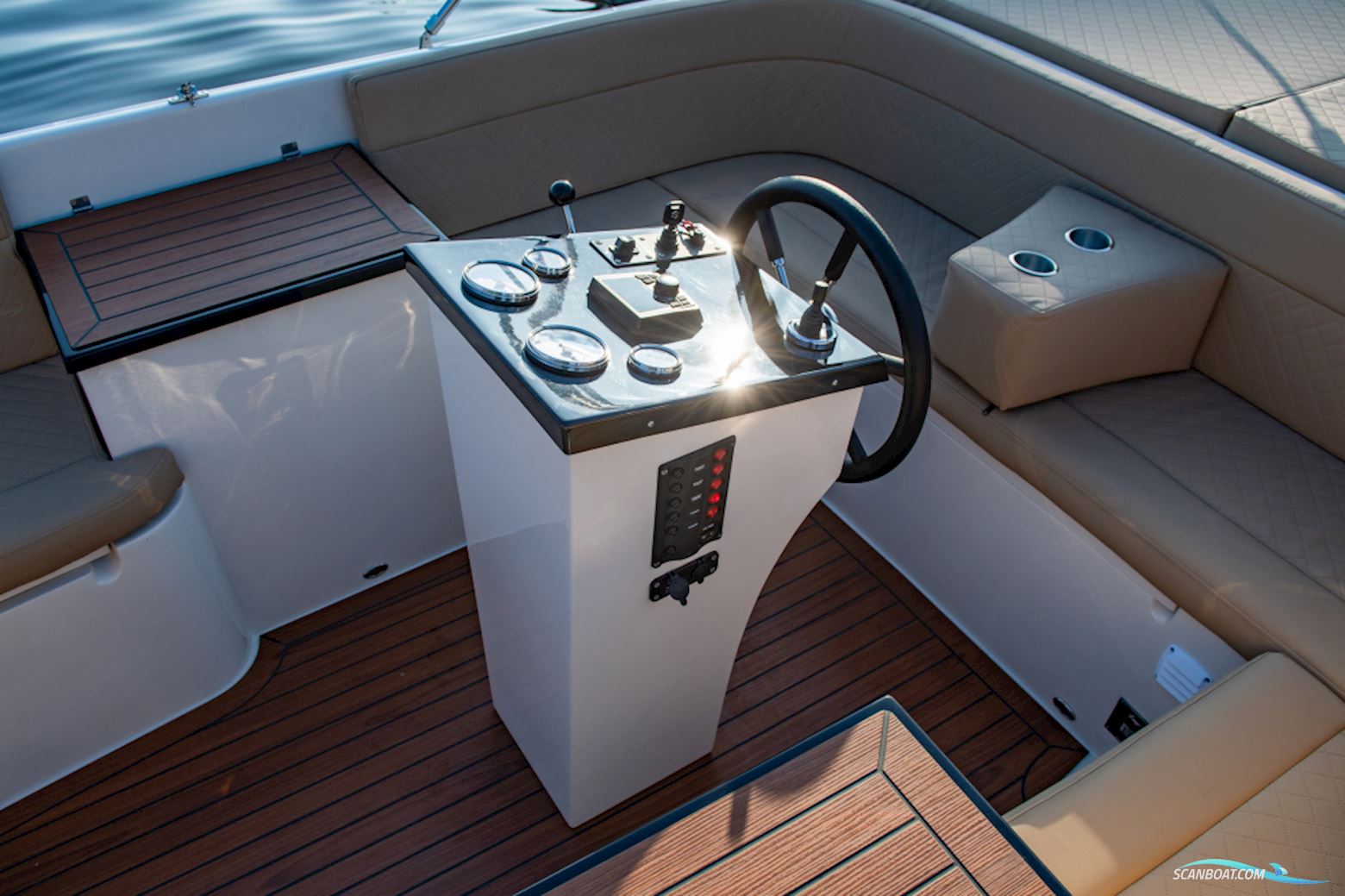 Lago Amore 633 Tender