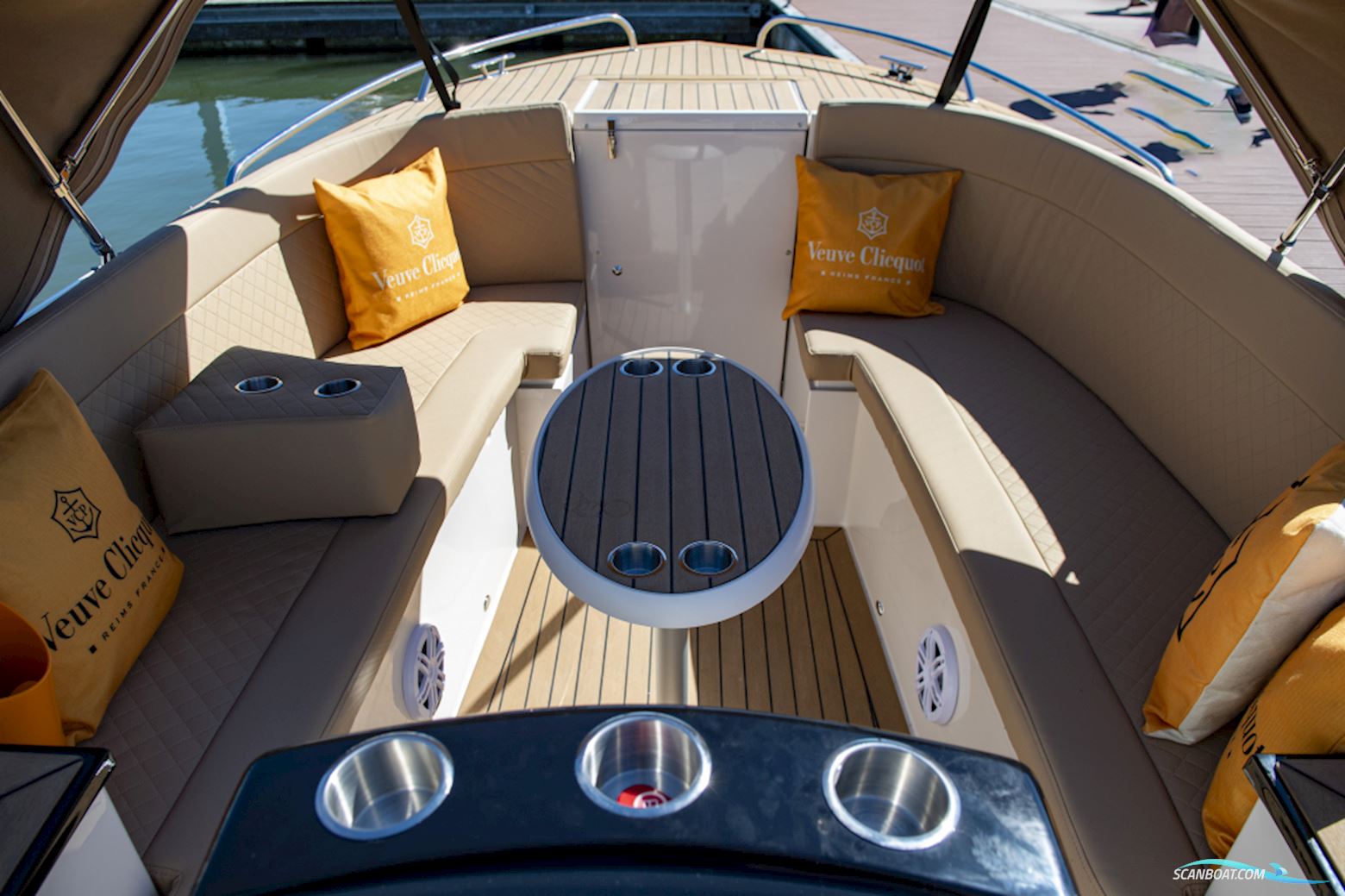 Lago Amore 733 Tender