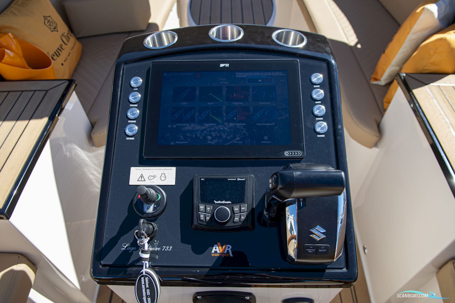 Lago Amore 733 Tender