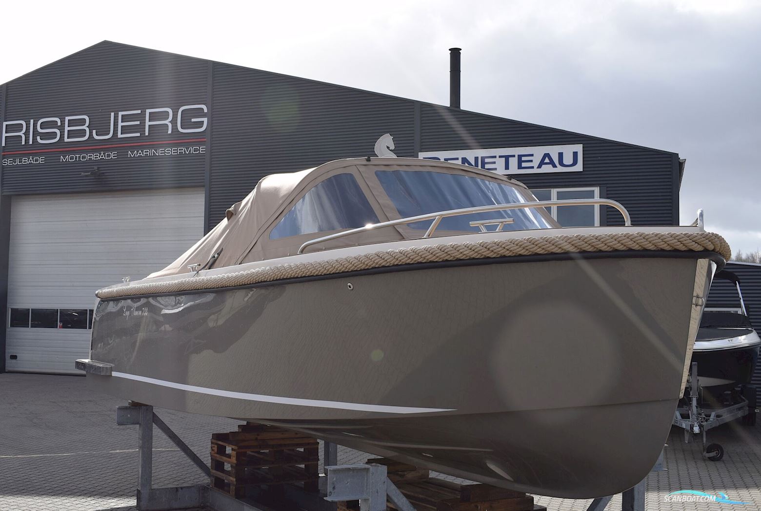 Lago Amore 733 Tender