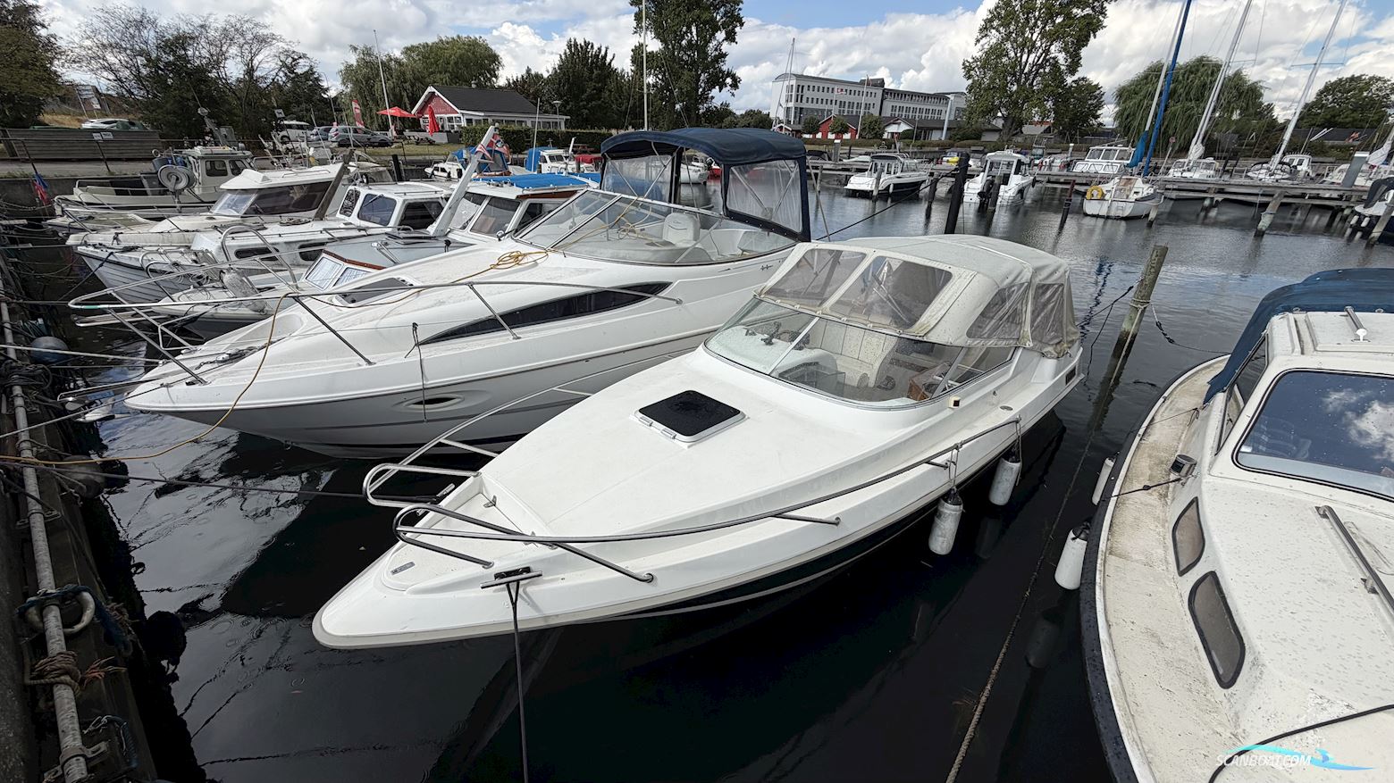 Laguna 7500