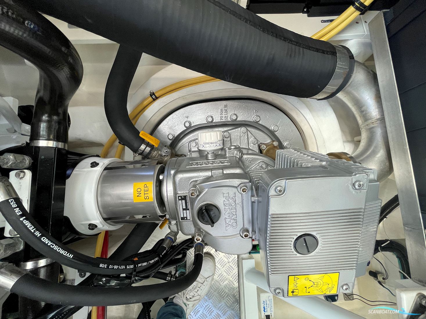 Larson 370 Coupe Ips 500