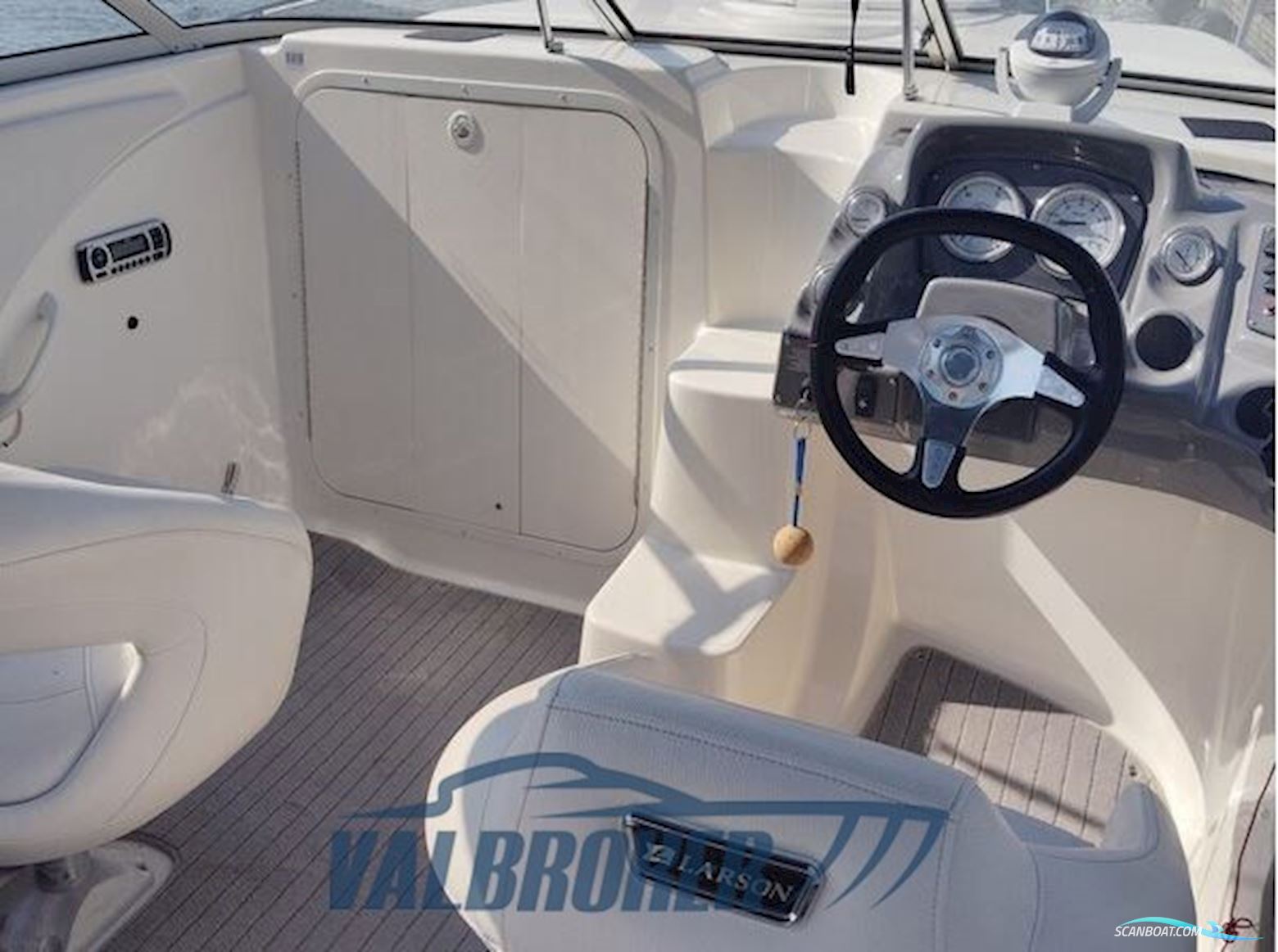 Larson Boats 216 Senza