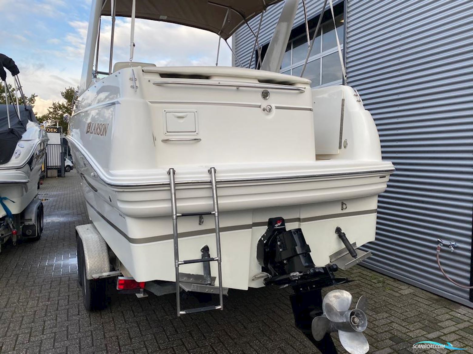 Larson Cabrio 274