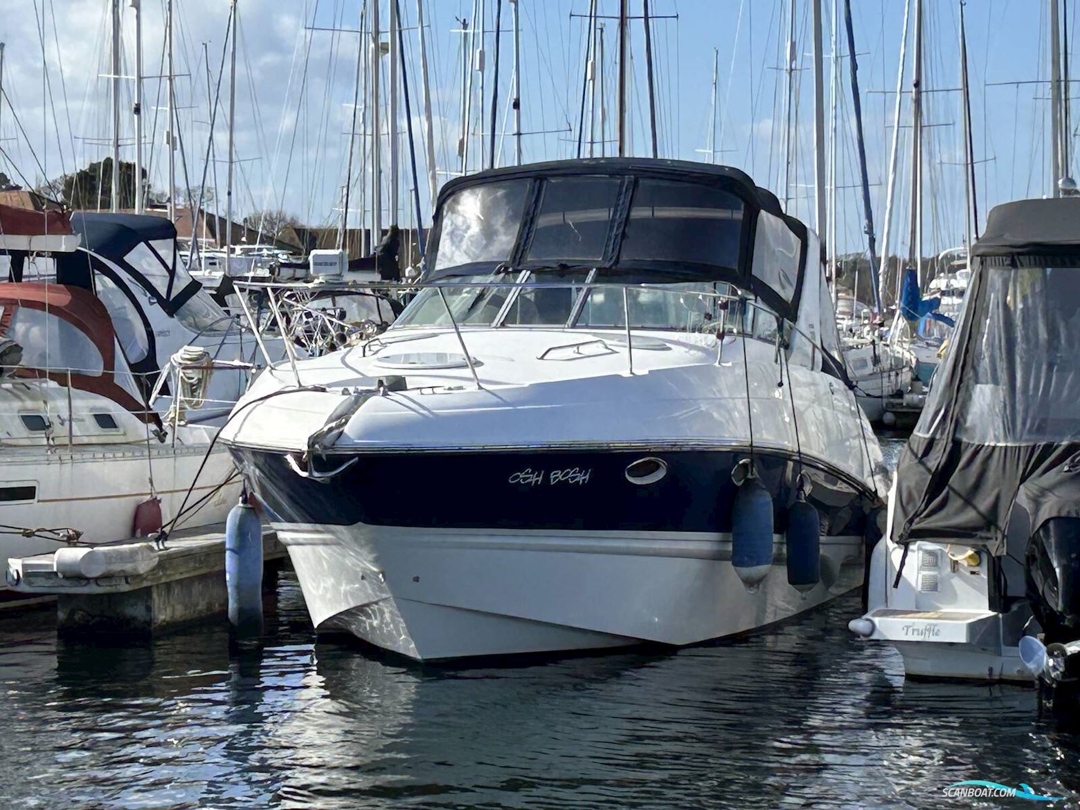 Larson Cabrio 310 Motorboten 2007, met Volvo Penta D4 260 motor, United Kingdom