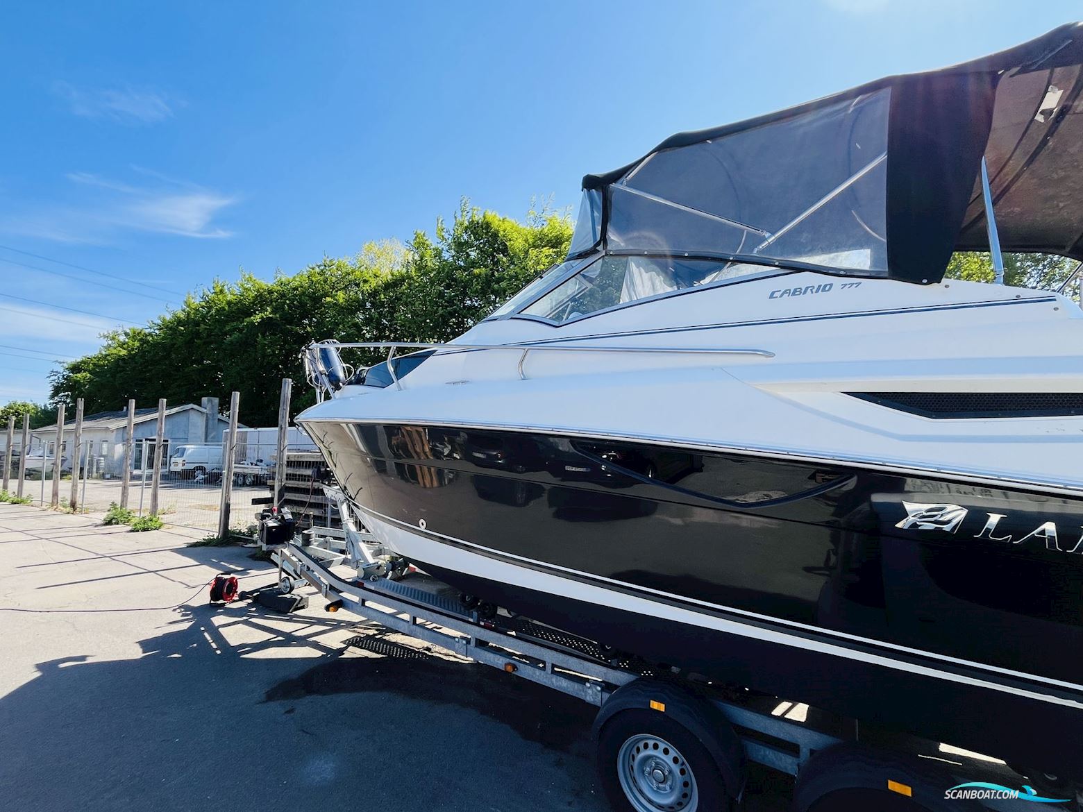 Larson Cabrio 777