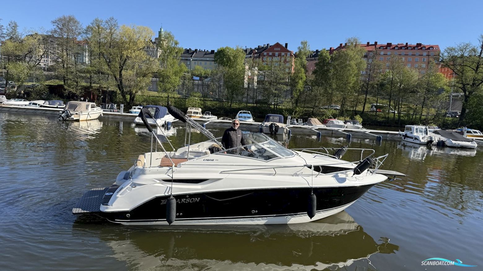 Larson Cabrio 777 Motorboten 2011, met Mercruiser motor, Sweden