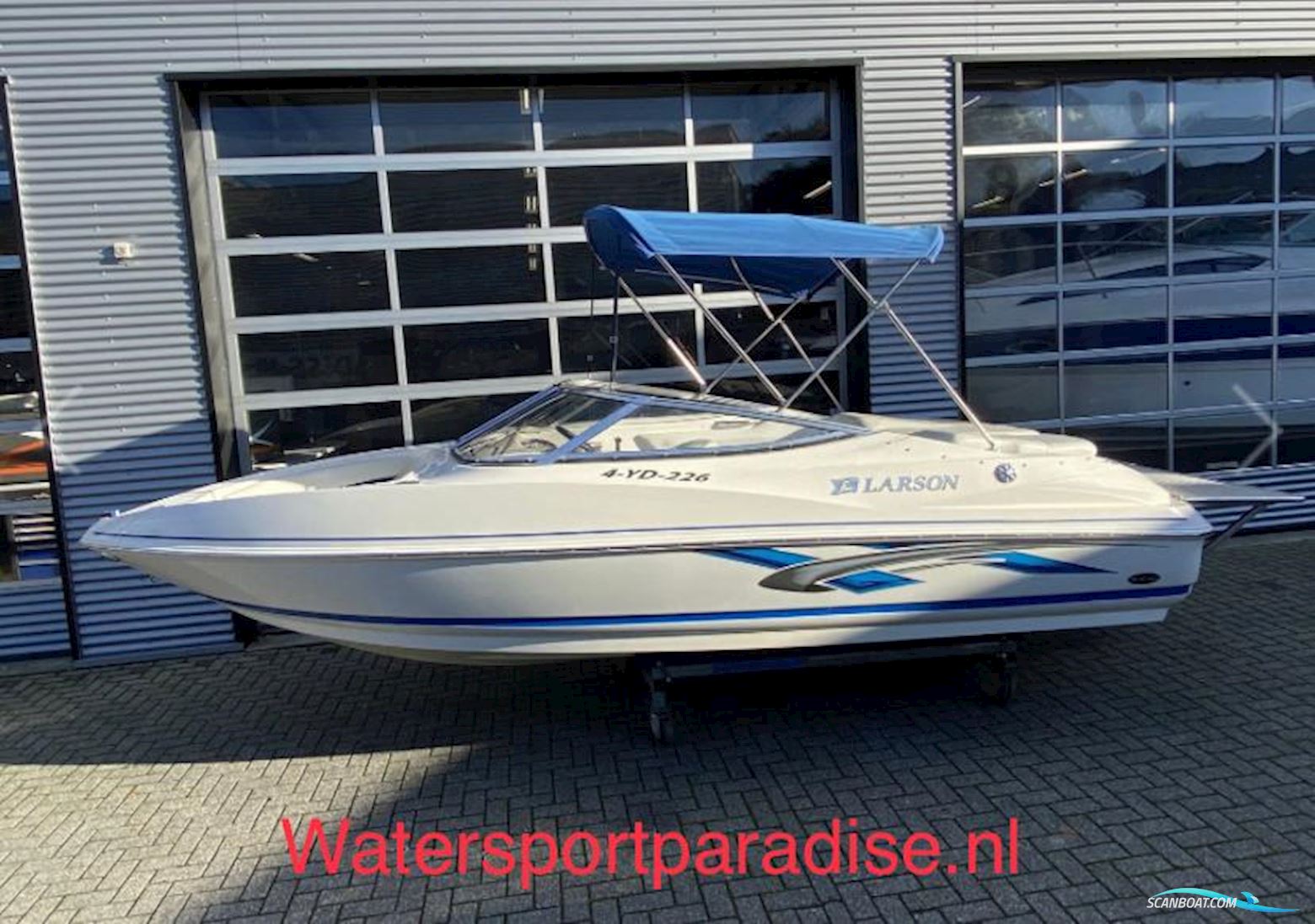 Larson SENZA 186 BOWRIDER
