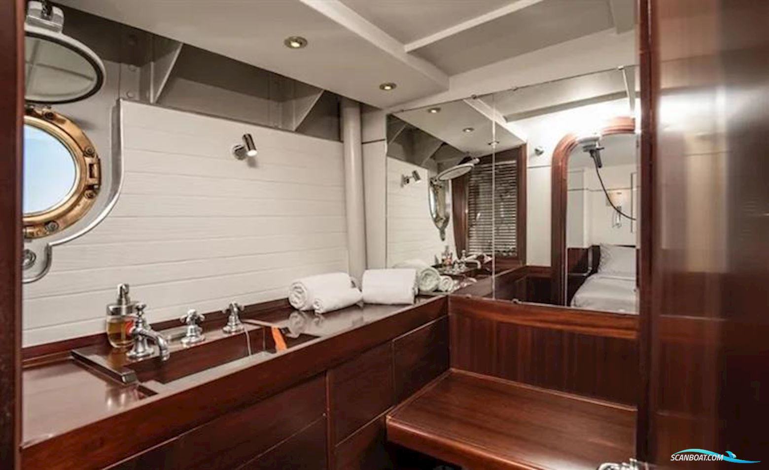 Laurent Giles TSDMY Gentleman's Motor Yacht