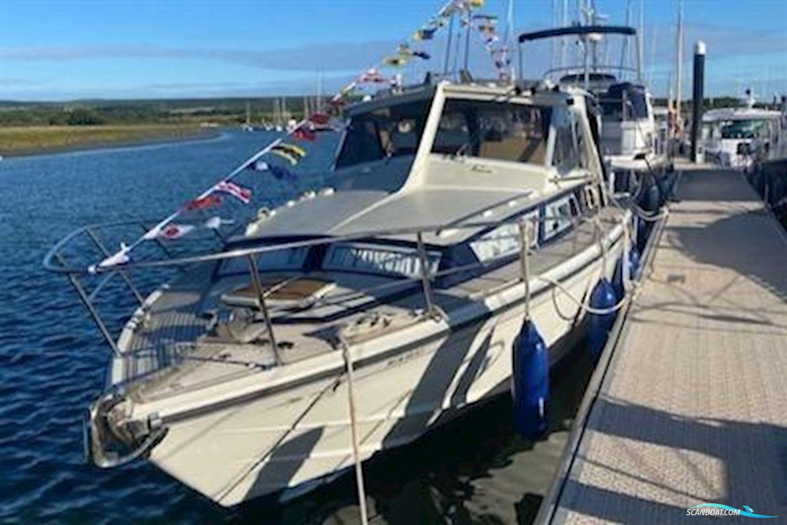 Levi Triana Tantarella 35 Motorboten 1974, met 2 x Ford Sabre Dover Block 275hp engines with three bladed bronze propellers motor, United Kingdom