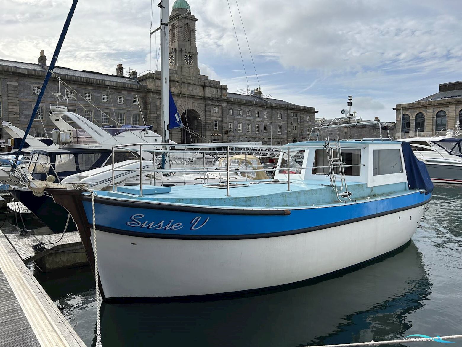 Lifeboat Motorboten 1970, met Daewoo LO34 motor, United Kingdom
