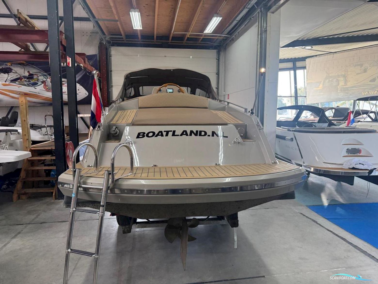 Lifestyle 818 Cabin Life-Style