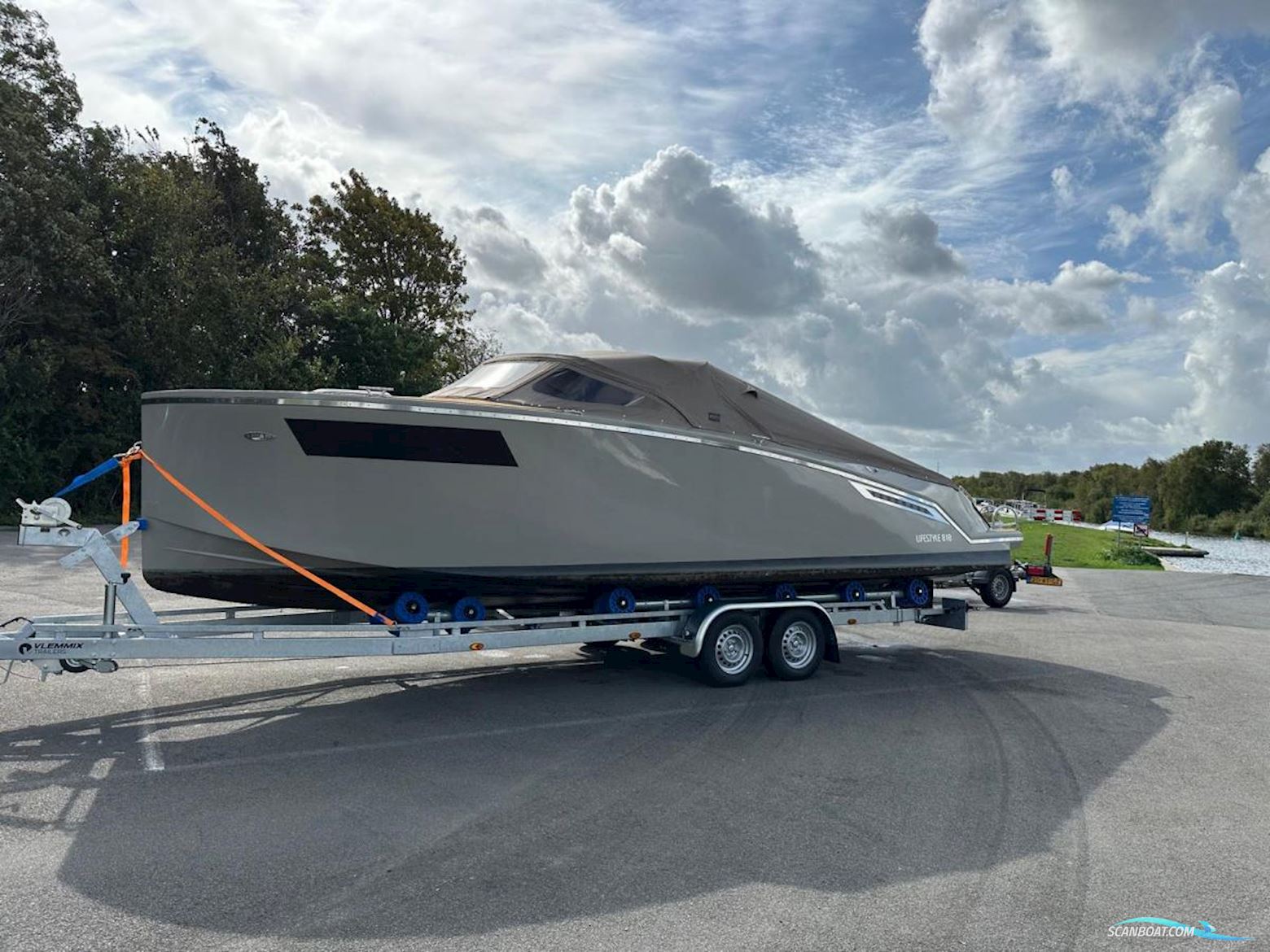 Lifestyle 818 Cabin Life-Style