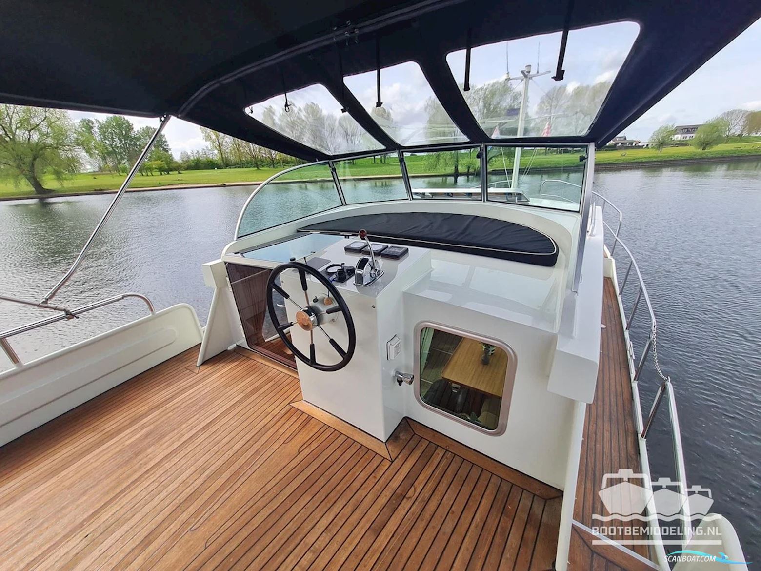 Linssen Dutch Sturdy 320 AC Royal