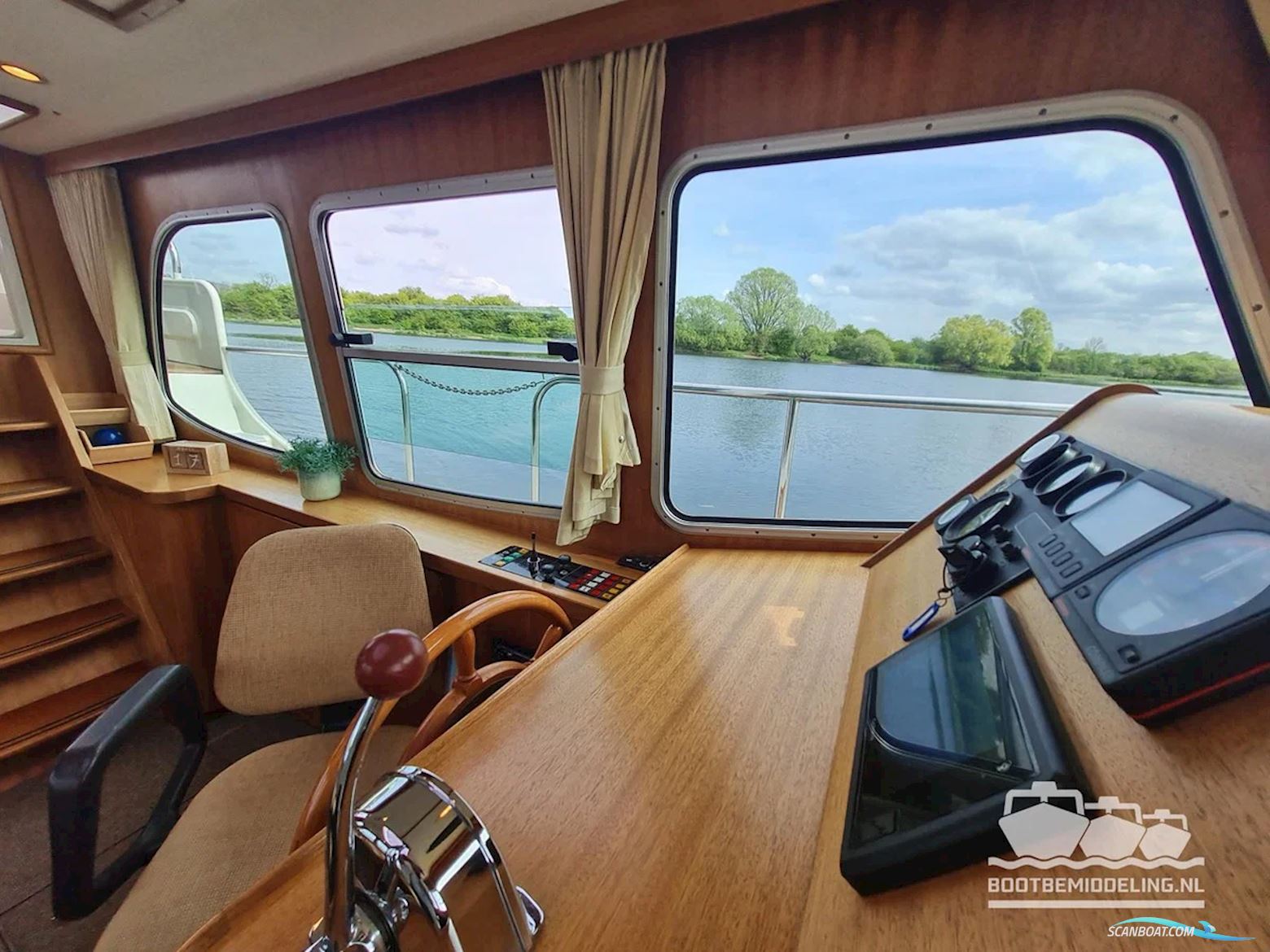 Linssen Dutch Sturdy 320 AC Royal