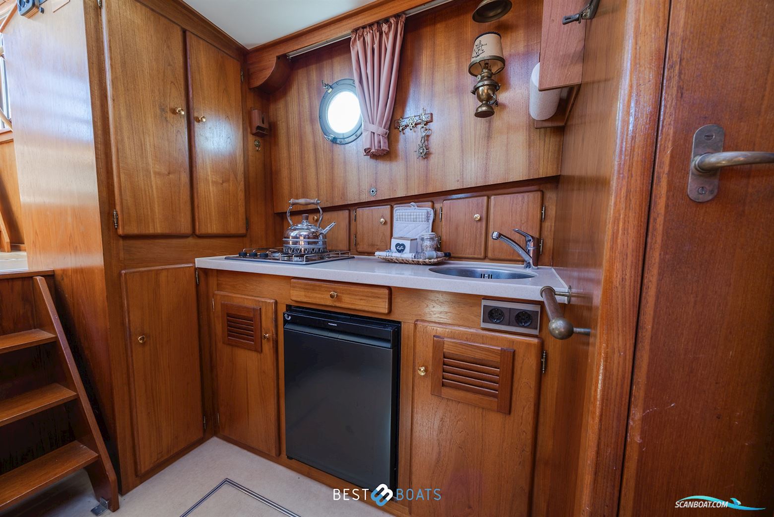 Linssen St. Jozef 1050 Salon