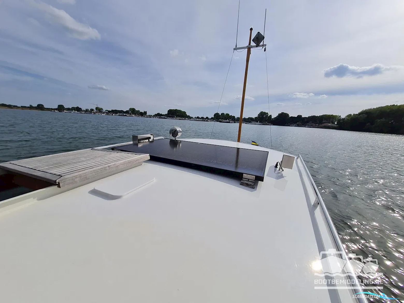 Linssen Sturdy 1000 AC Royal