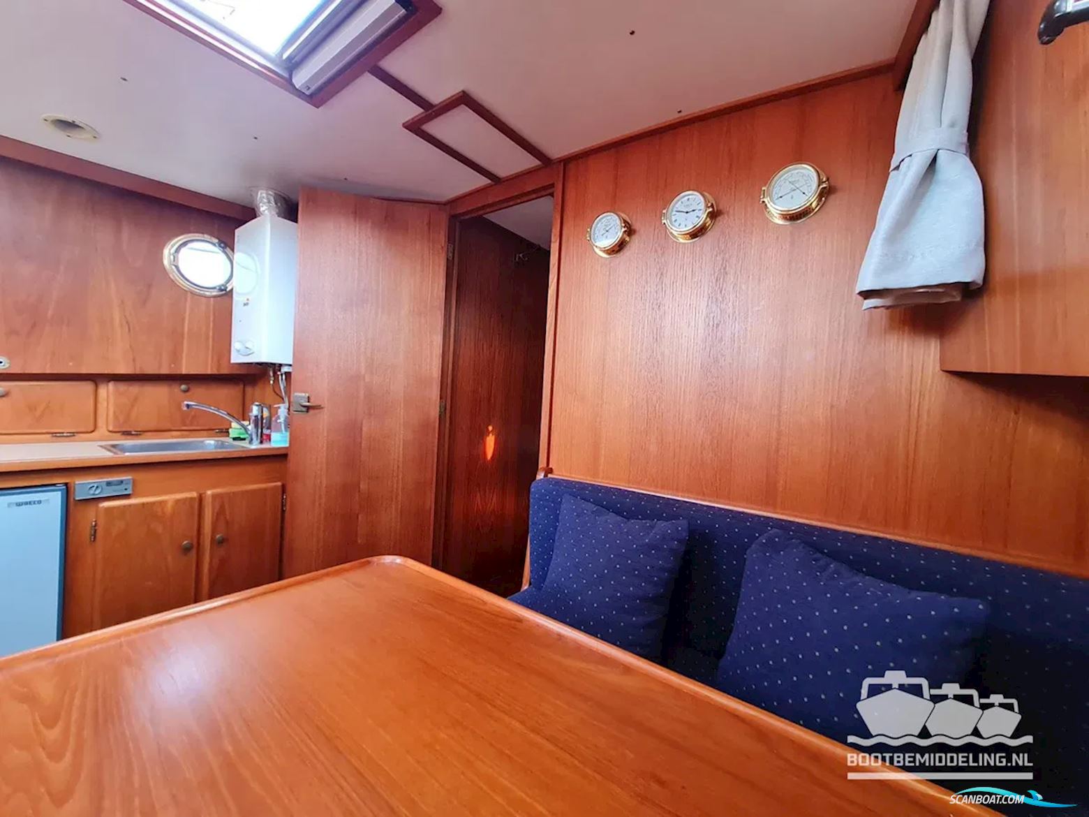 Linssen Sturdy 1000 AC Royal