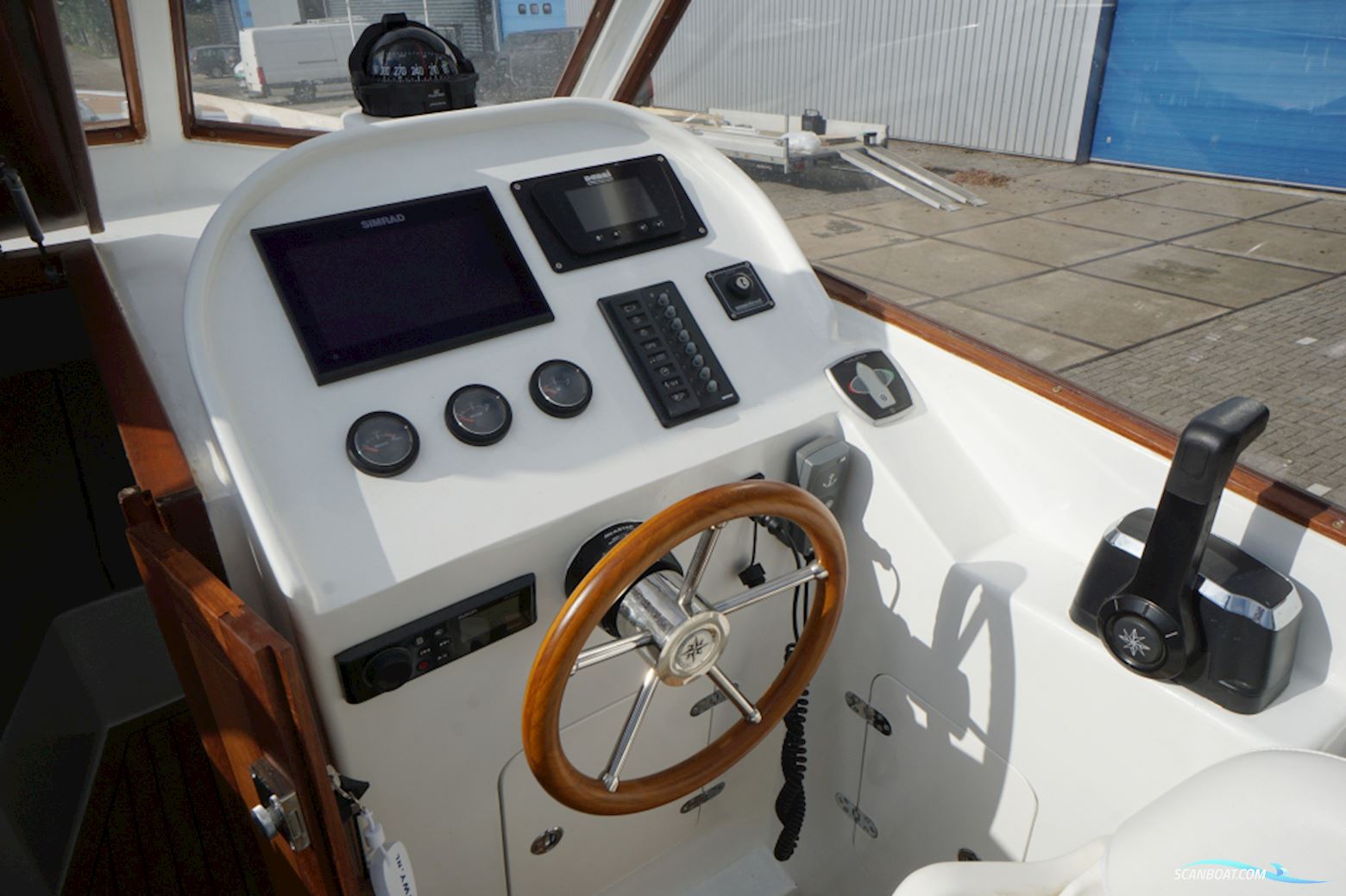 LOBSTER LB26 Classic Runabout