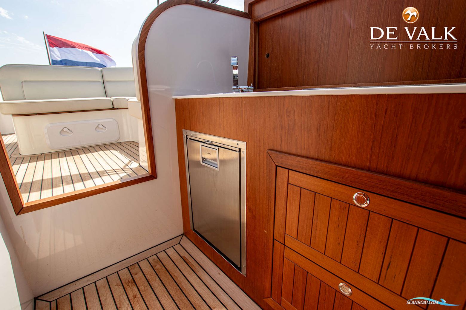 Long Island 33 Runabout