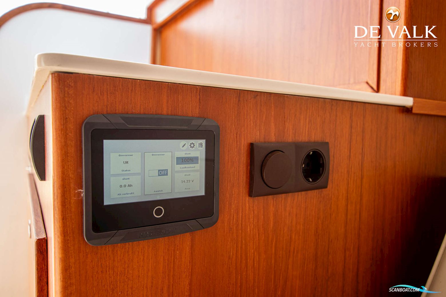 Long Island 33 Runabout