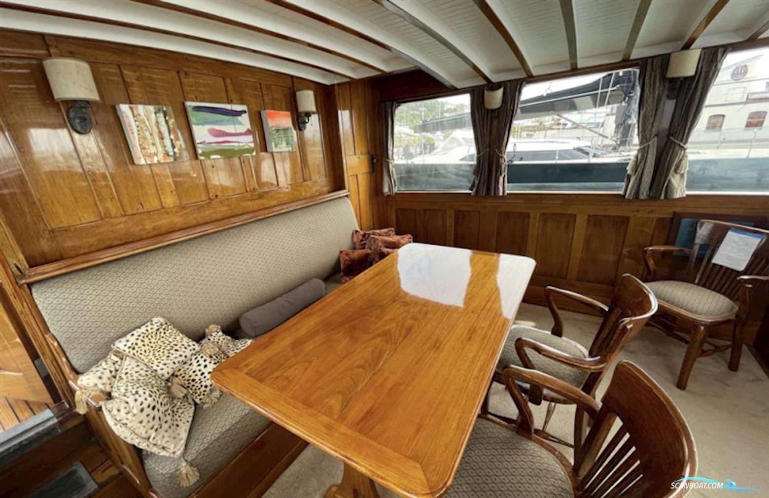 Long Island Express Cruiser