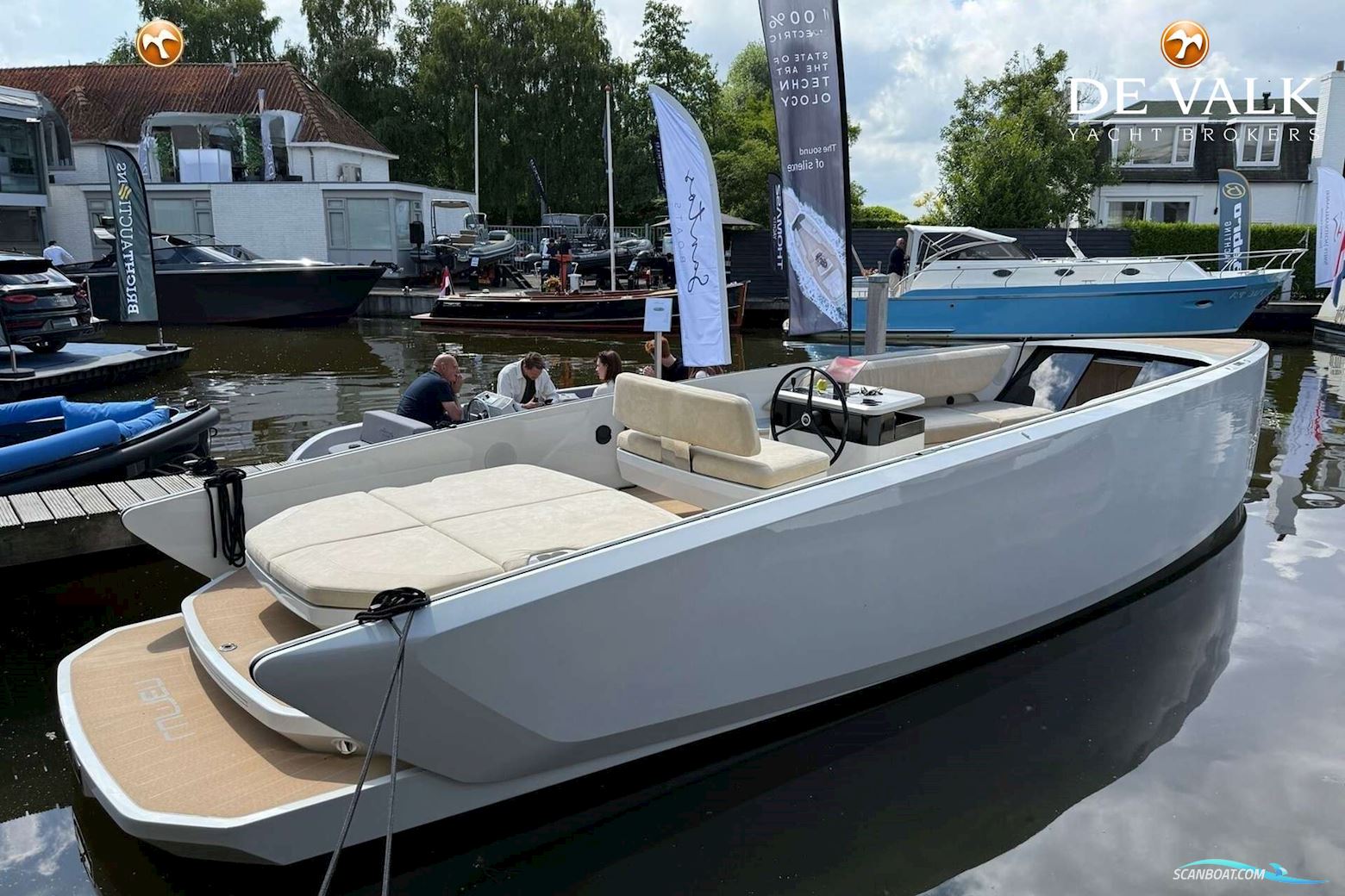 Lumen E10 Motorboten 2024, met Pod motor, The Netherlands