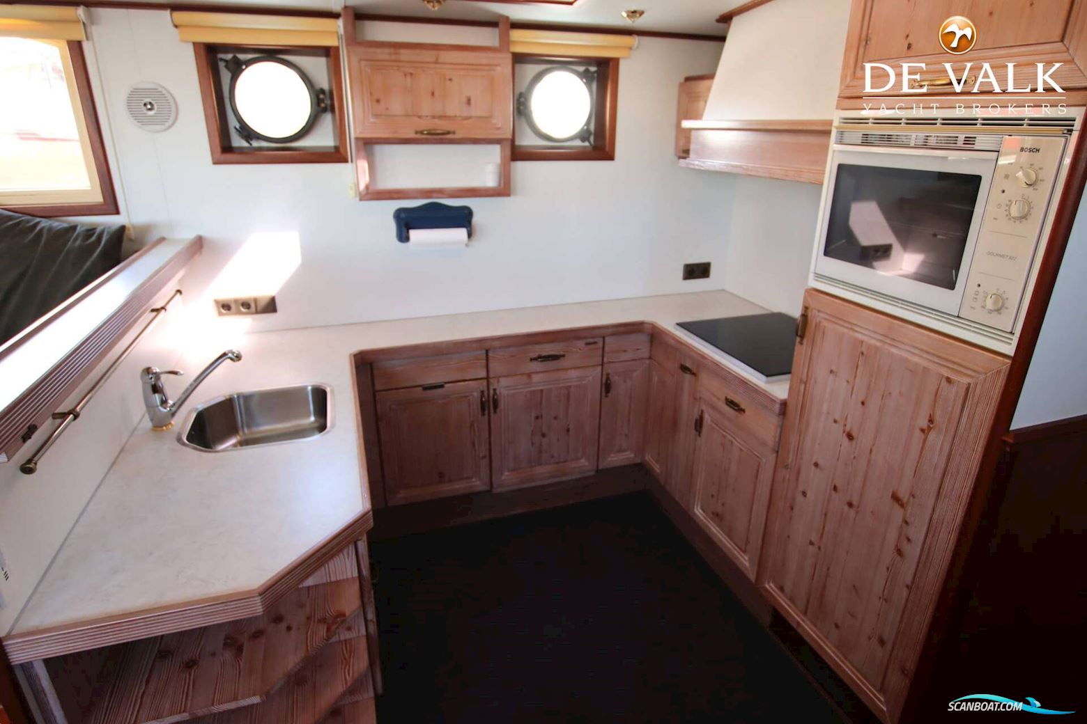 Luxe Motor 22 m