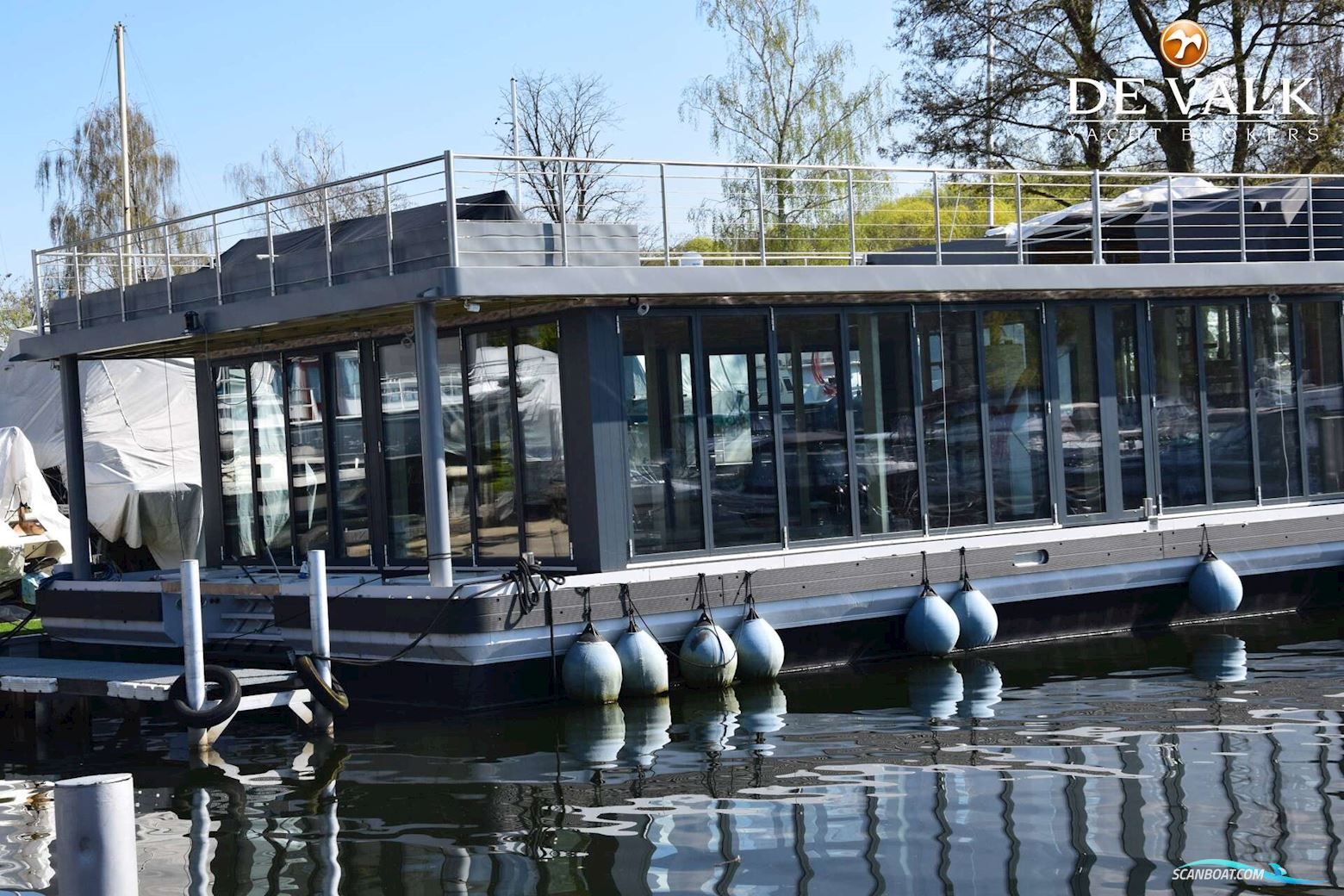 Luxe Motor 24 m