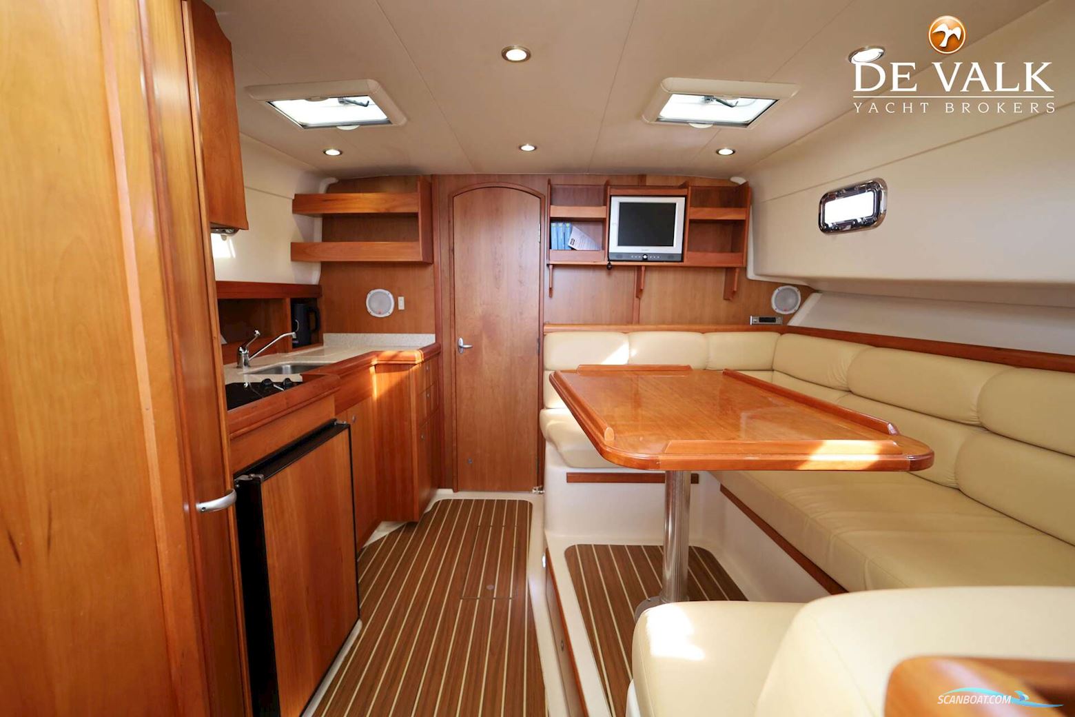 Mainship 34 Rumrunner II