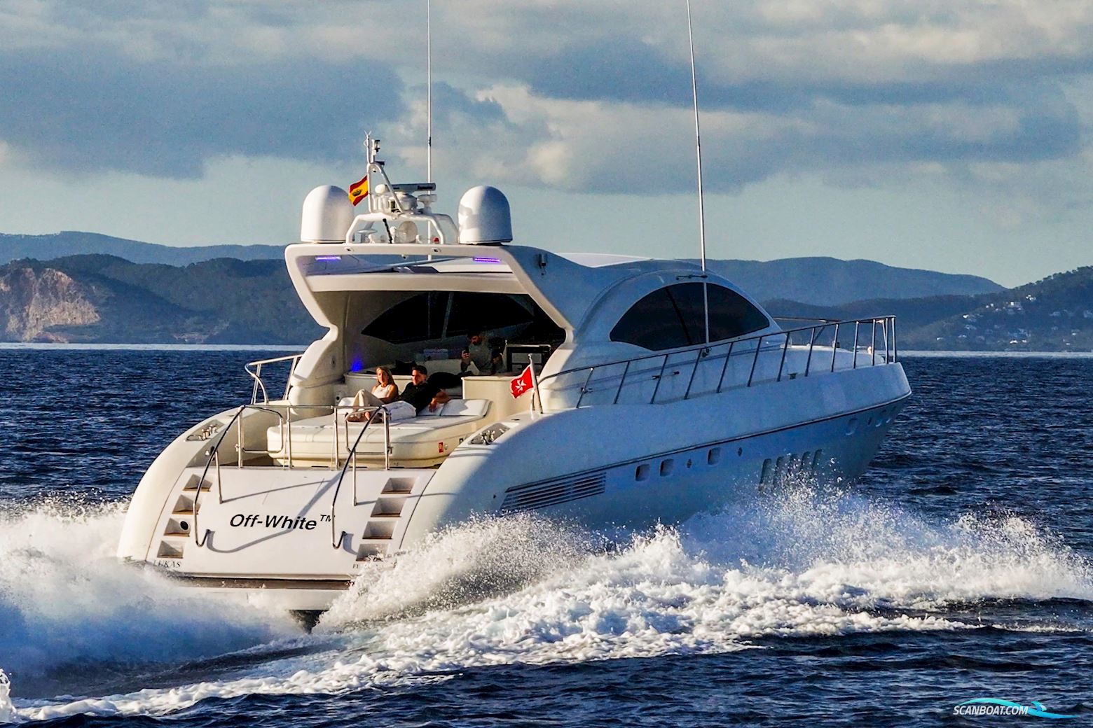 Mangusta 72