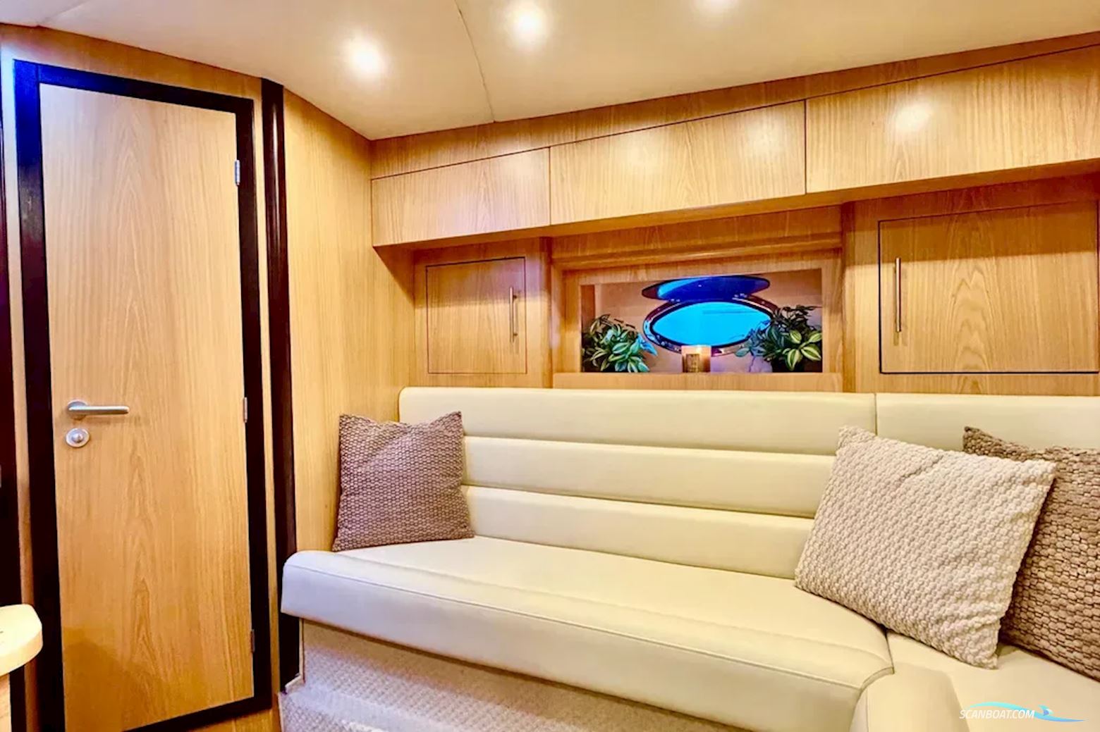 Mano Marine 38.5