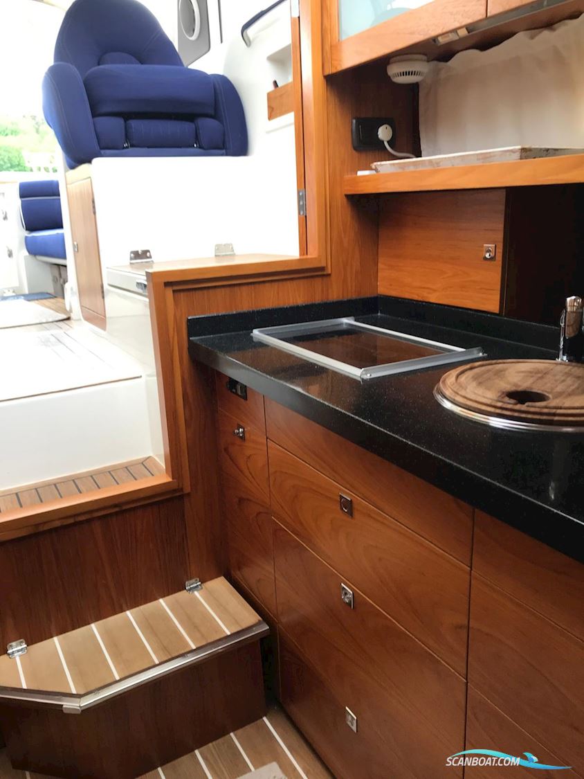 Marex 300 Sun Cruiser