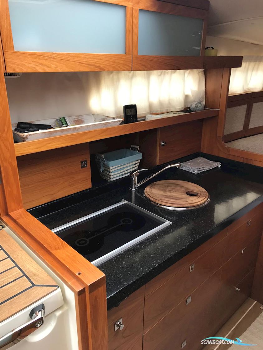 Marex 300 Sun Cruiser
