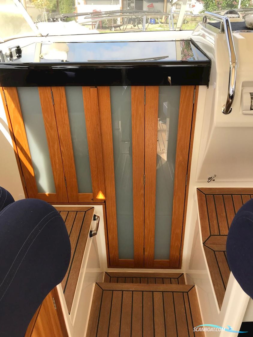 Marex 300 Sun Cruiser