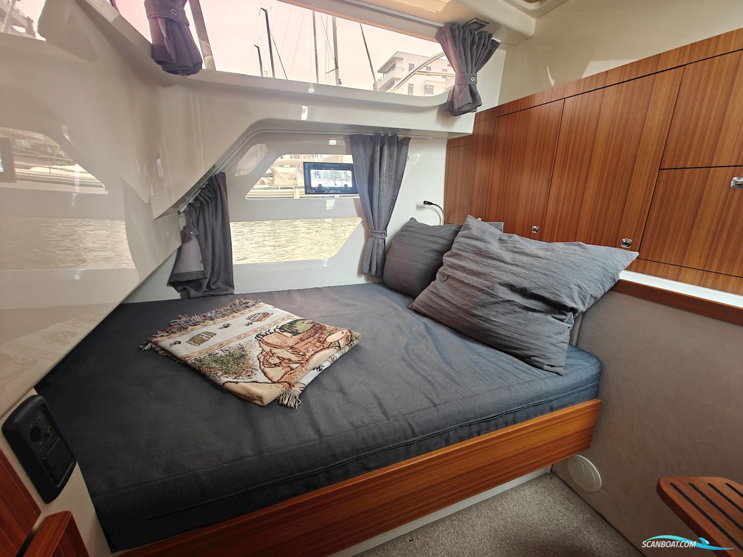 Marex 320 Aft Cabin Cruiser
