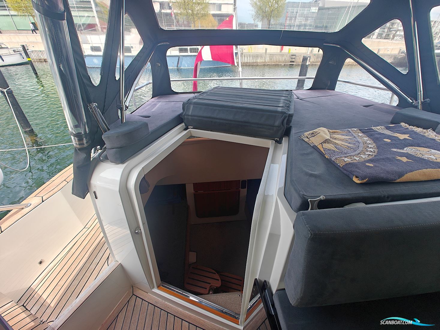 Marex 320 Aft Cabin Cruiser