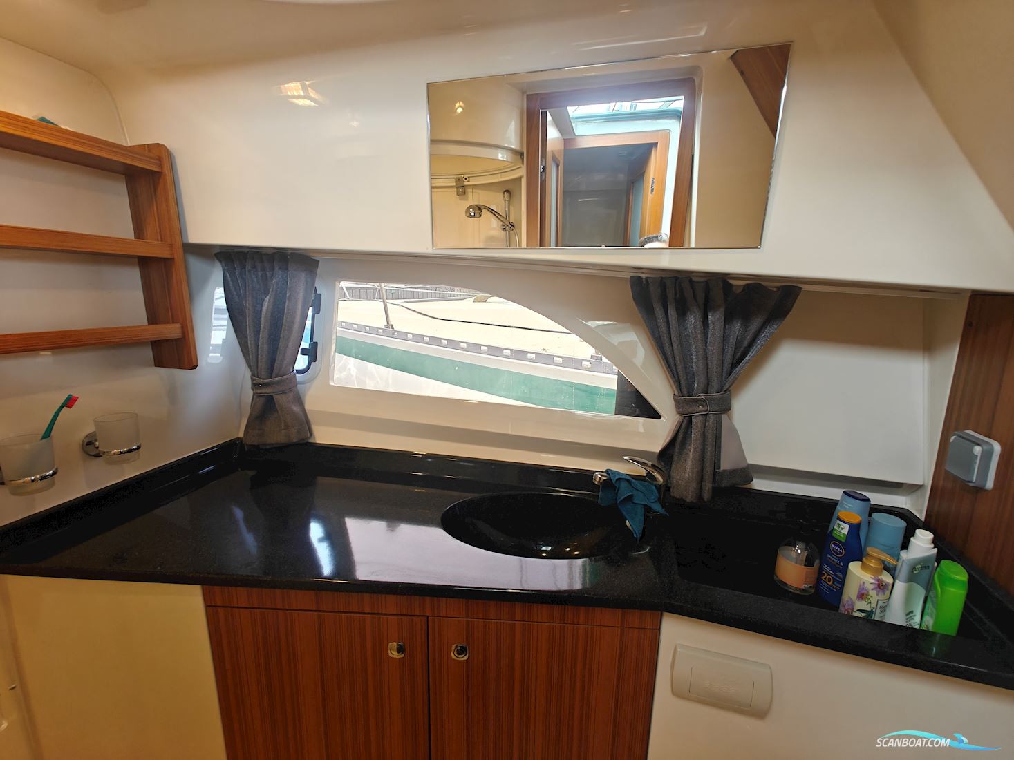 Marex 320 Aft Cabin Cruiser