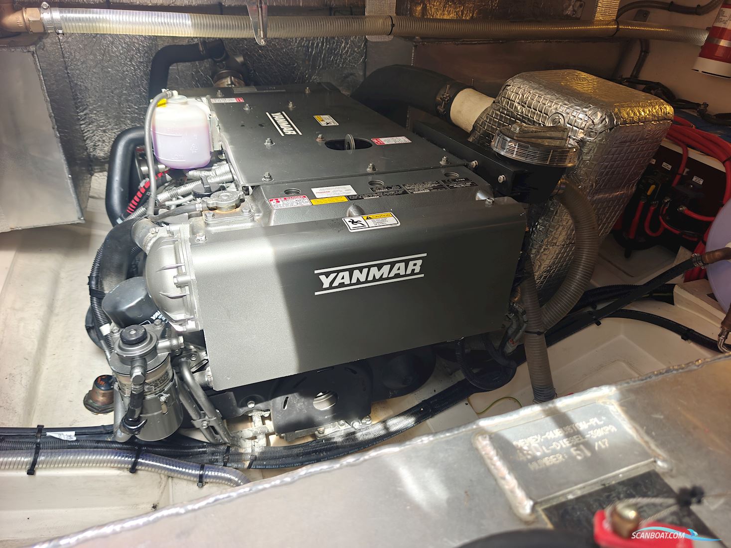 Marex 320 Aft Cabin Cruiser