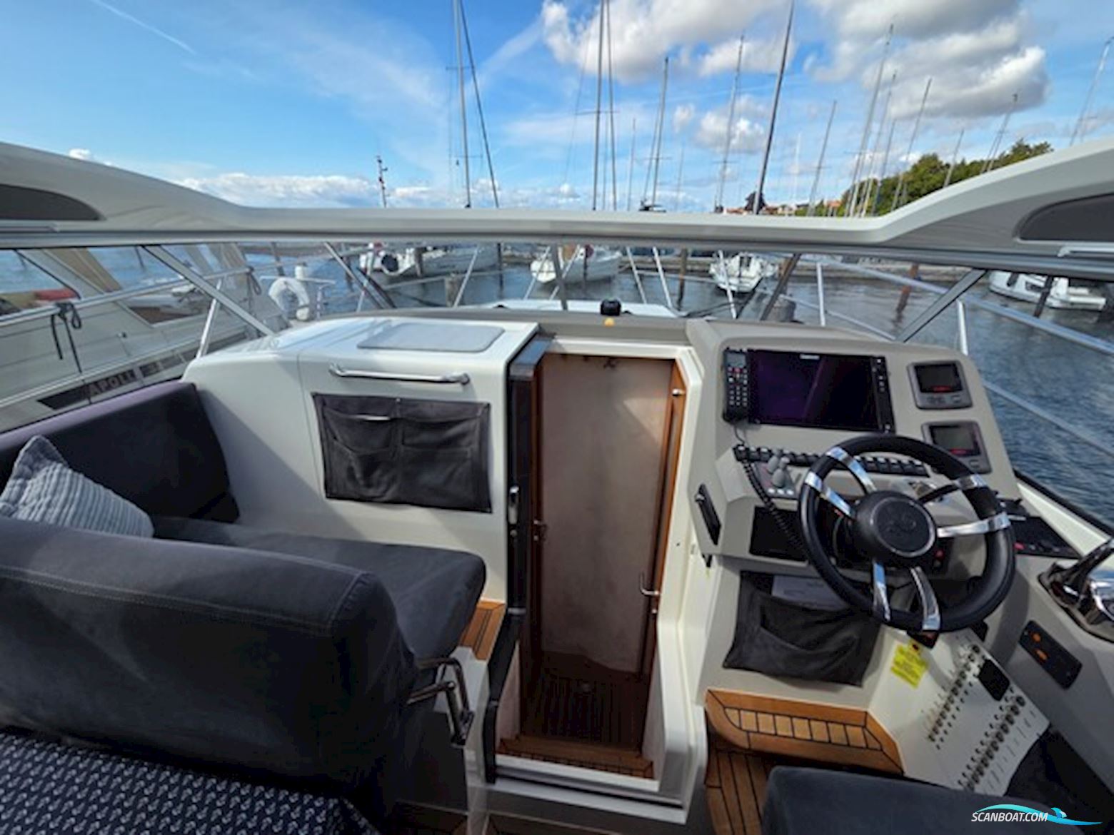 Marex 320 Aft Cabin Cruiser