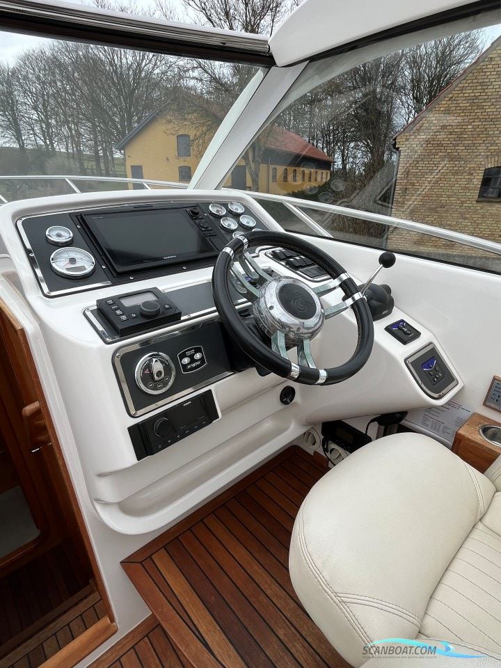 Marex 350 CC Cabriolet Cruiser