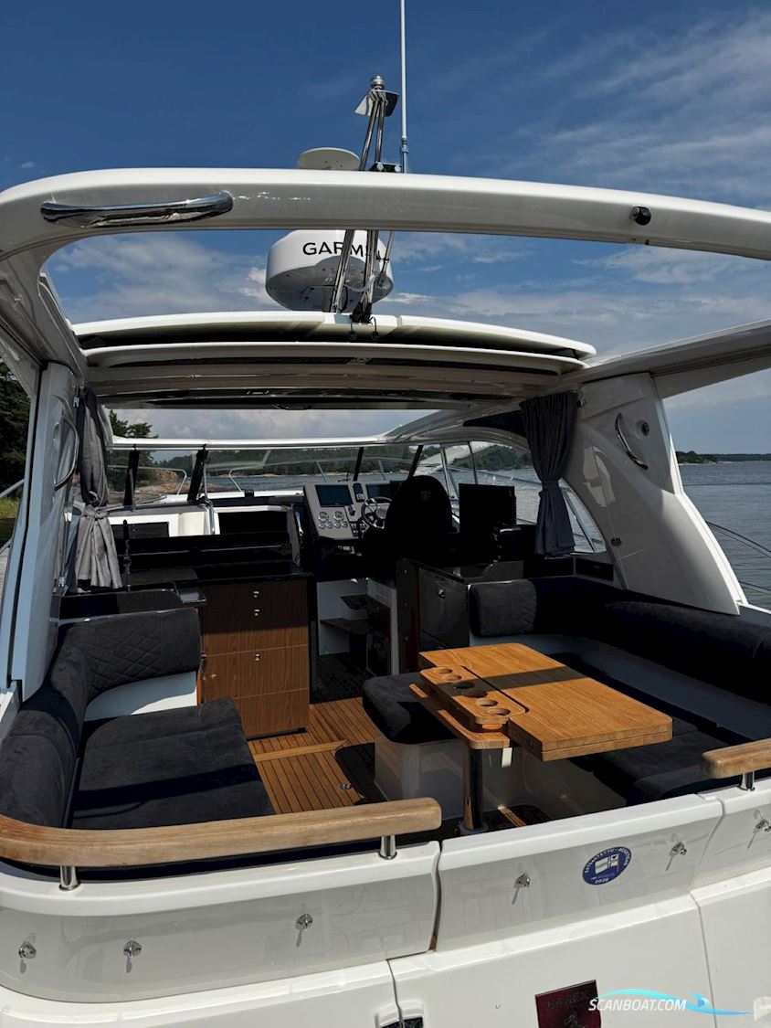 Marex 360 Cabriolet Cruiser