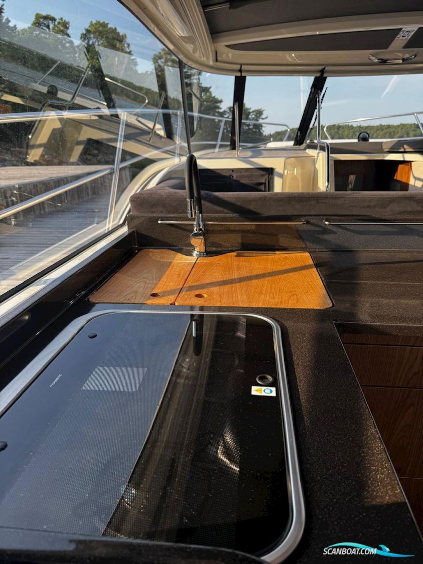 Marex 360 Cabriolet Cruiser