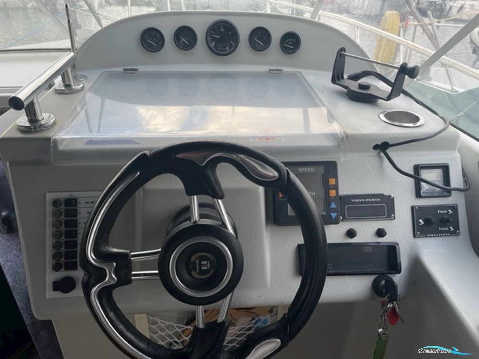 Marex 7100 Sport Cruiser